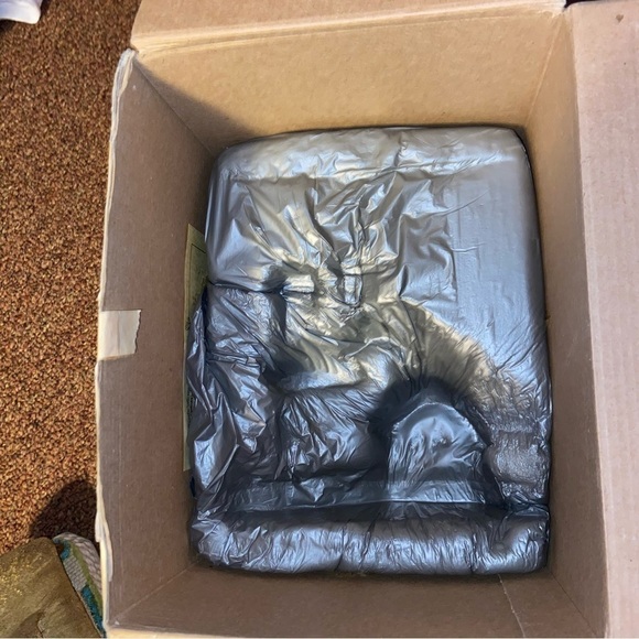 1991 David Winter “Moonlight Haven” English Cottage is handmade, hand-painted. - Picture 10 of 16